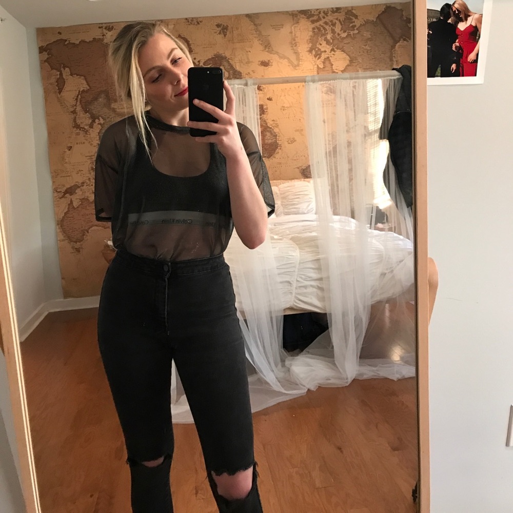 Silver tee